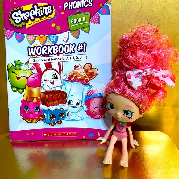 SHOPKINS SHOPPIES LUCY SMOOTHIE DOLL & SHOPKINS PHONICS BOOK - Picture 6 of 12